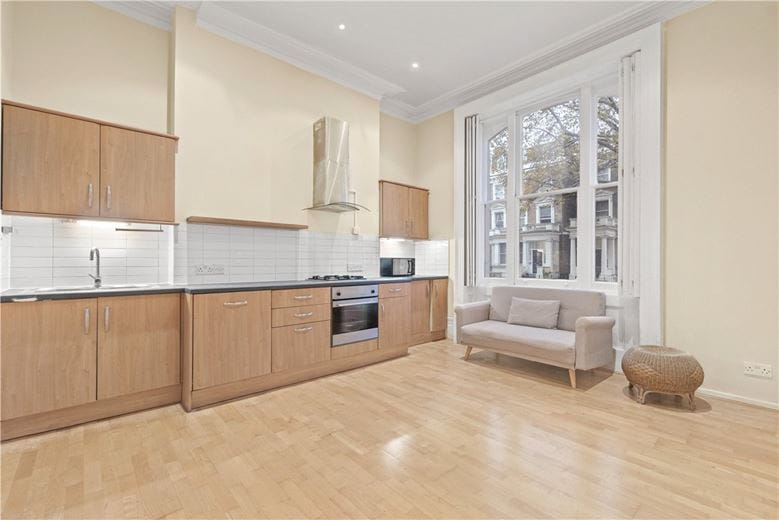 1 bedroom flat, Royal Crescent, Holland Park W11 - Available