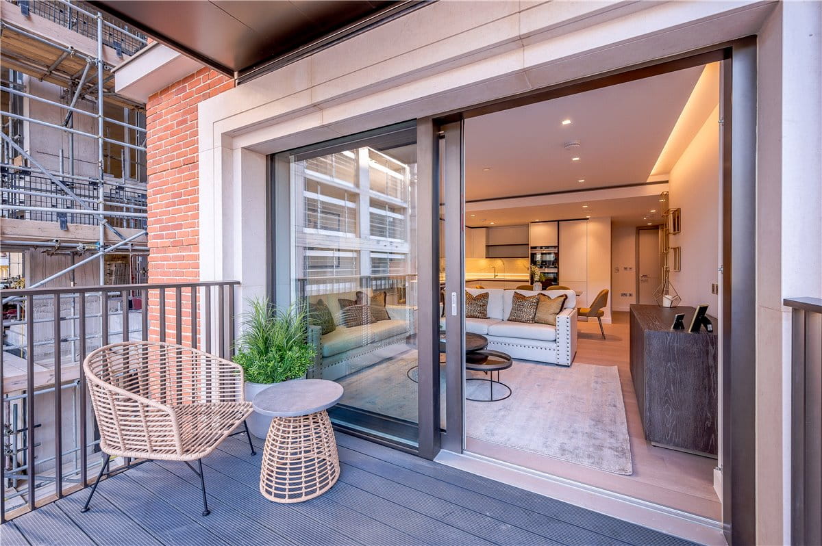 3 bedroom flat, Edgware Road, W2 - Available