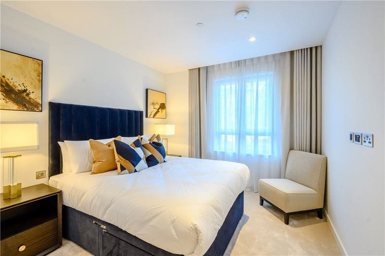 3 bedroom flat, Edgware Road, W2 - Available