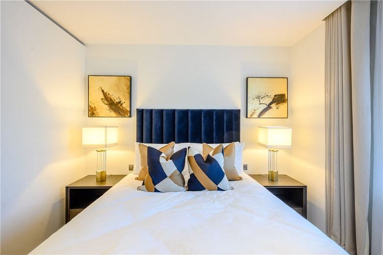 3 bedroom flat, Edgware Road, W2 - Available