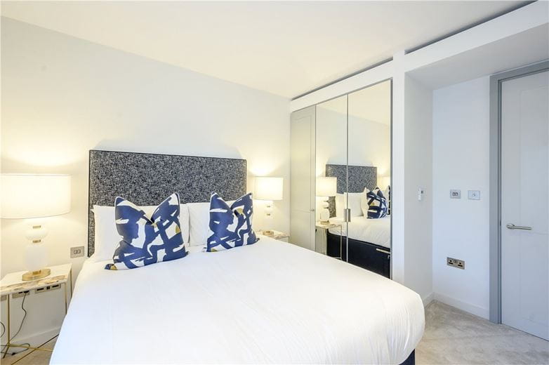 3 bedroom flat, Edgware Road, W2 - Available