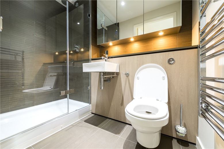 3 bedroom flat, Merchant Square East, London W2 - Available