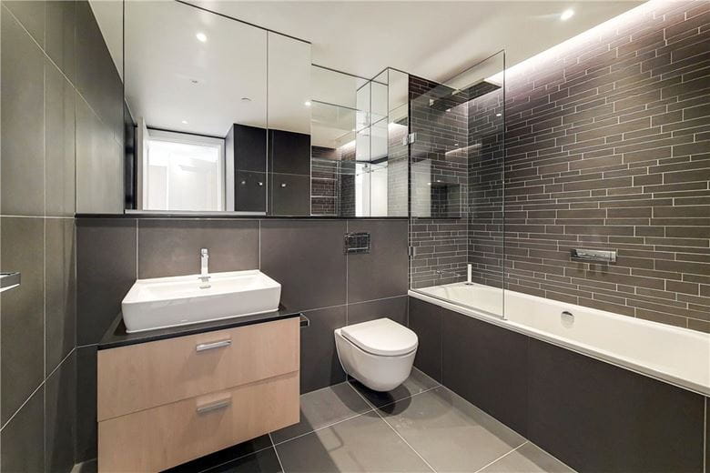 2 bedroom flat, Kensington Gardens Square, London W2 - Available