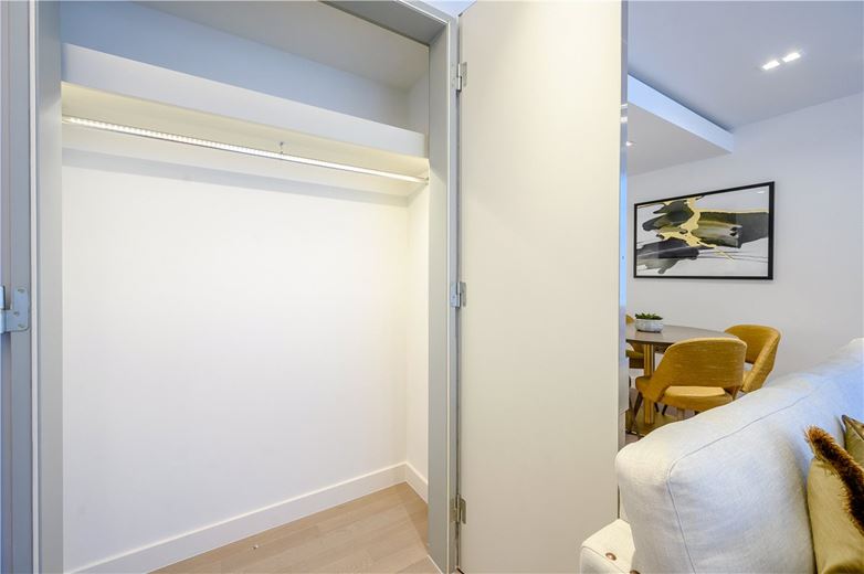 2 bedroom flat, Edgware Road, London W2 - Available