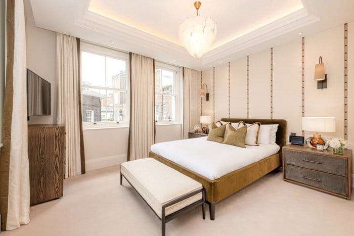 2 bedroom flat, Prince of Wales Terrace, London W8 - Available