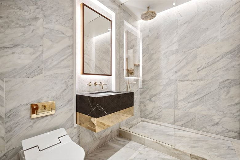 1 bedroom flat, Lancer Square, London W8 - Available