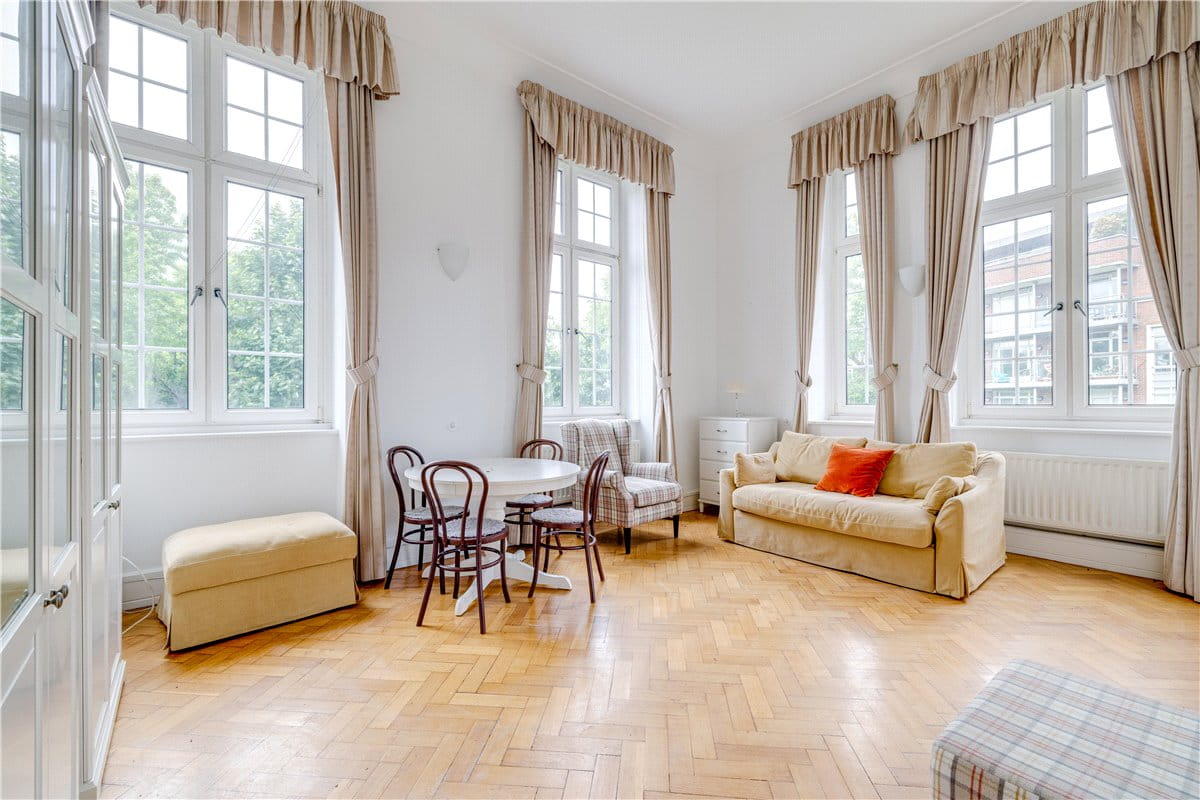 2 bedroom flat, Rosebery Avenue, Clerkenwell EC1R
