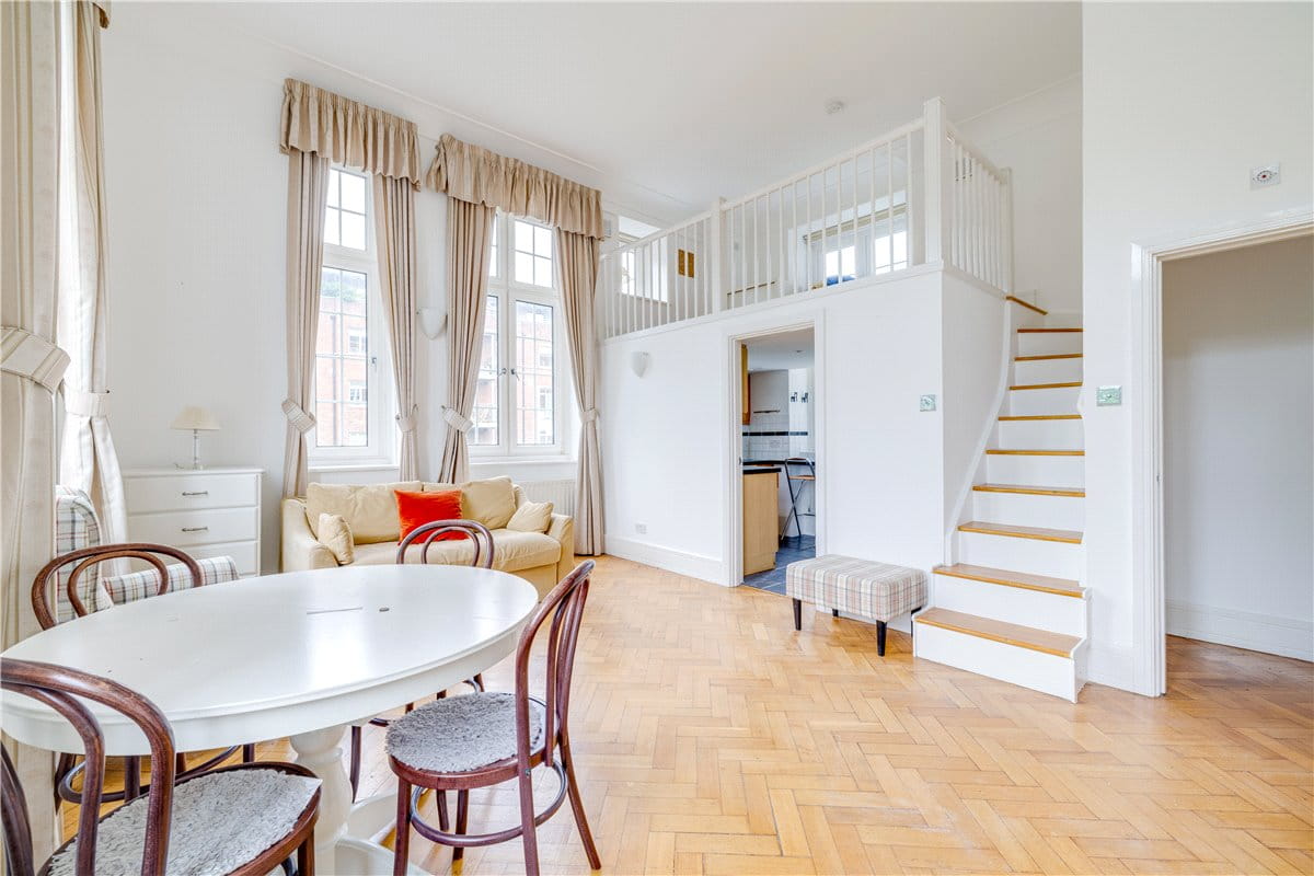 2 bedroom flat, Rosebery Avenue, Clerkenwell EC1R