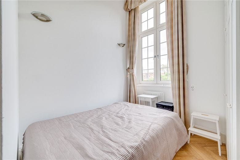 2 bedroom flat, Rosebery Avenue, Clerkenwell EC1R