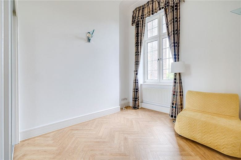 2 bedroom flat, Rosebery Avenue, Clerkenwell EC1R