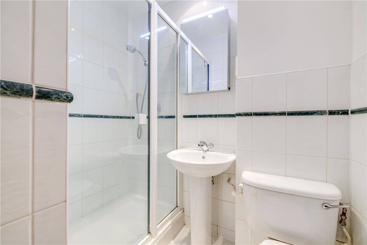 2 bedroom flat, Rosebery Avenue, Clerkenwell EC1R