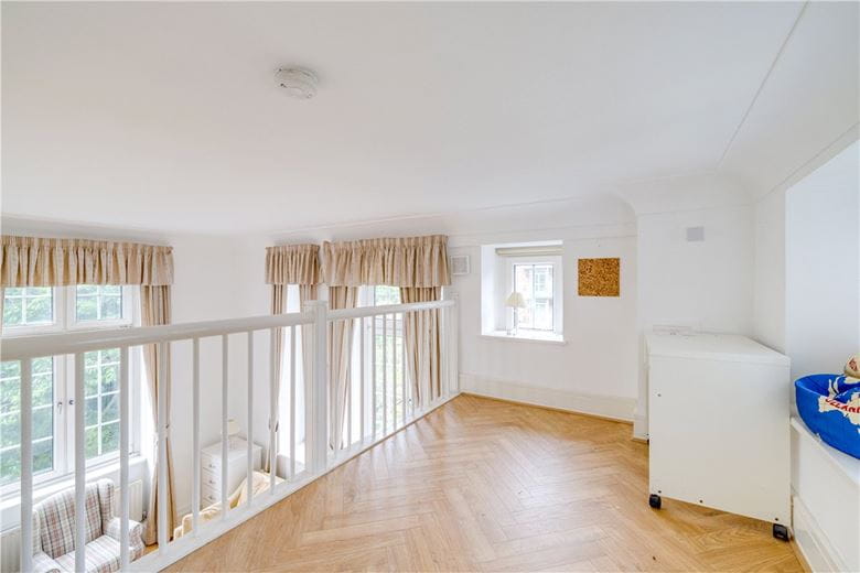 2 bedroom flat, Rosebery Avenue, Clerkenwell EC1R