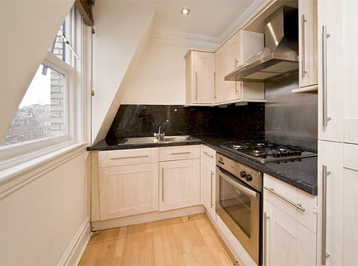 2 bedroom flat, Ashburn Gardens, South Kensington SW7 - Available