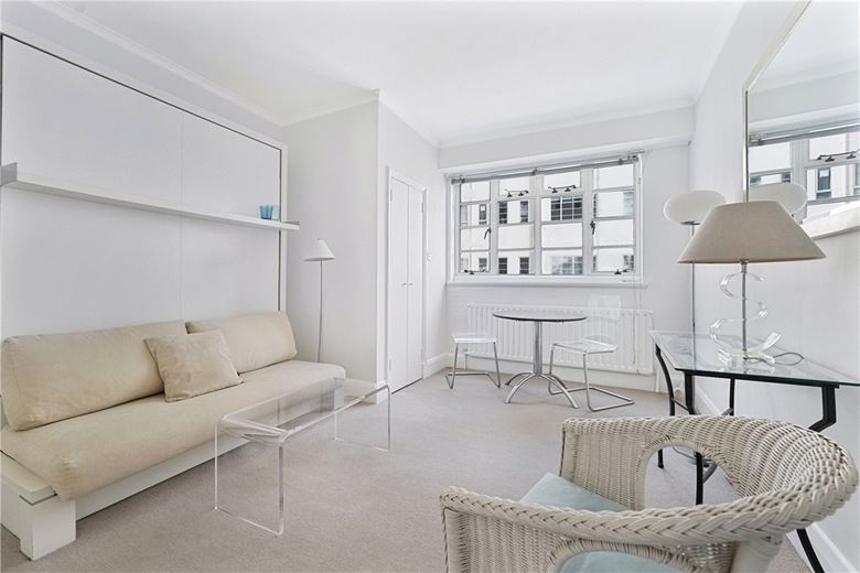  bedroom flat, Sloane Avenue Mansions, Sloane Avenue SW3 - Available