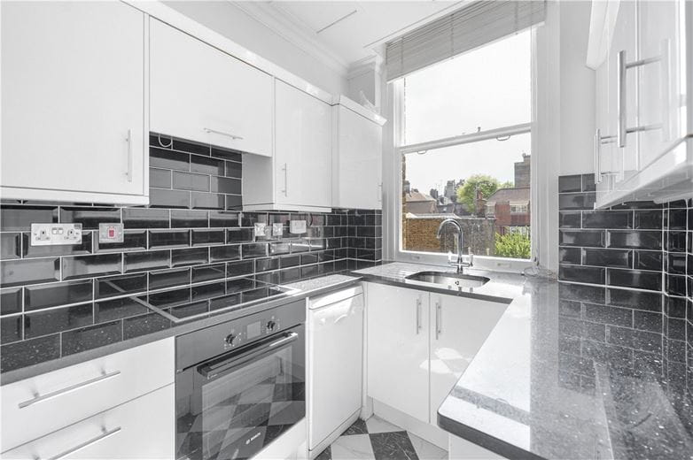 3 bedroom flat, Tedworth Square, Chelsea SW3 - Available