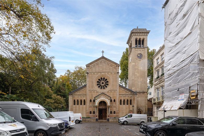 3 bedroom flat, Ennismore Gardens, Knightsbridge SW7 - Available