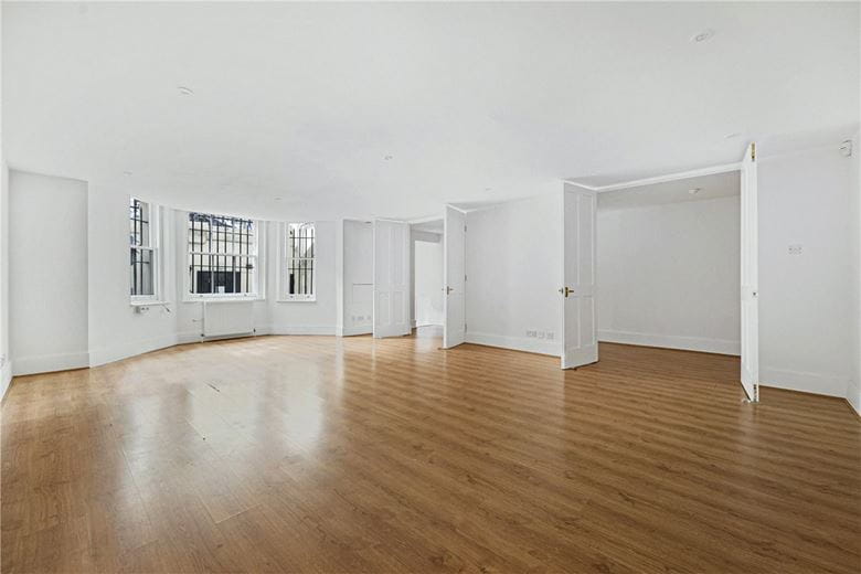 2 bedroom flat, Queens Gate, South Kensington SW7 - Available