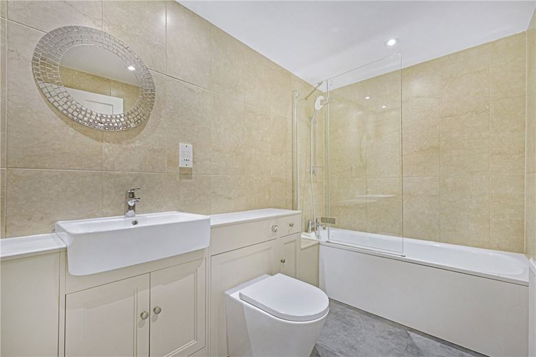 2 bedroom flat, Queens Gate, South Kensington SW7 - Available