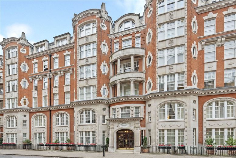 2 bedroom flat, Lincoln House, Basil Street SW3 - Available