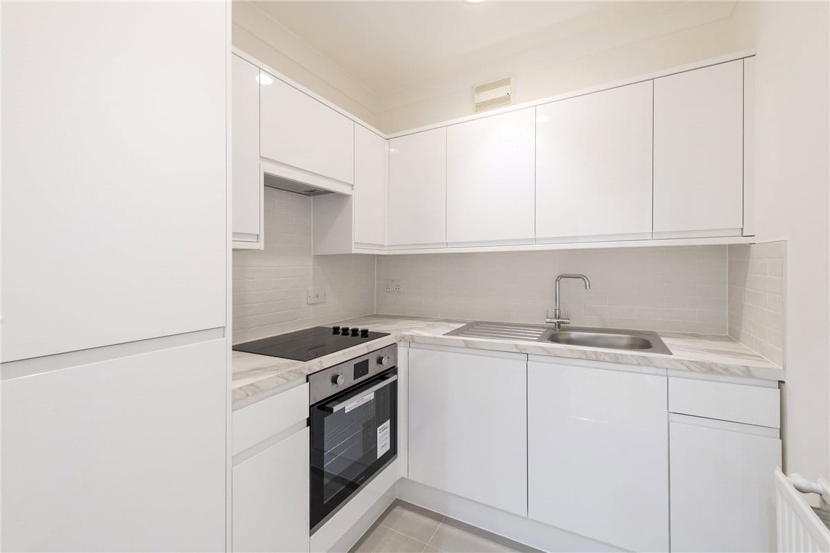 1 bedroom flat, Chesham Place, Belgravia SW1X - Let Agreed