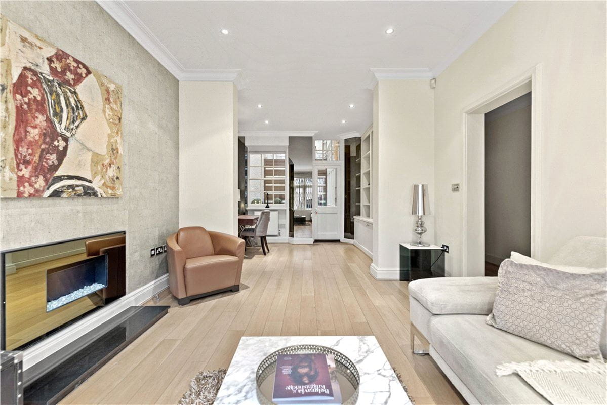 1 bedroom flat, Lennox Gardens, Knightsbridge SW1X - Available