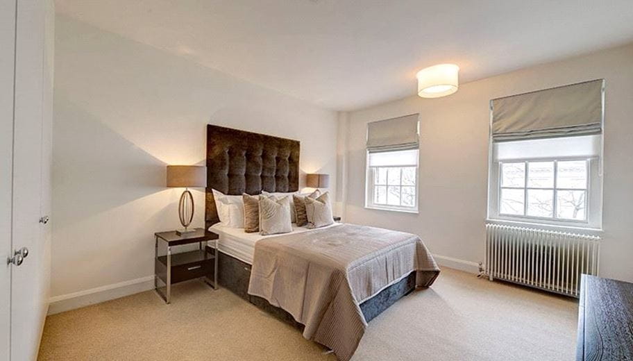 2 bedroom flat, Fulham Road, Chelsea SW3 - Available