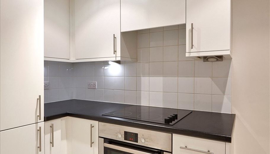 2 bedroom flat, Pelham Court, 145 Fulham Road SW3 - Available