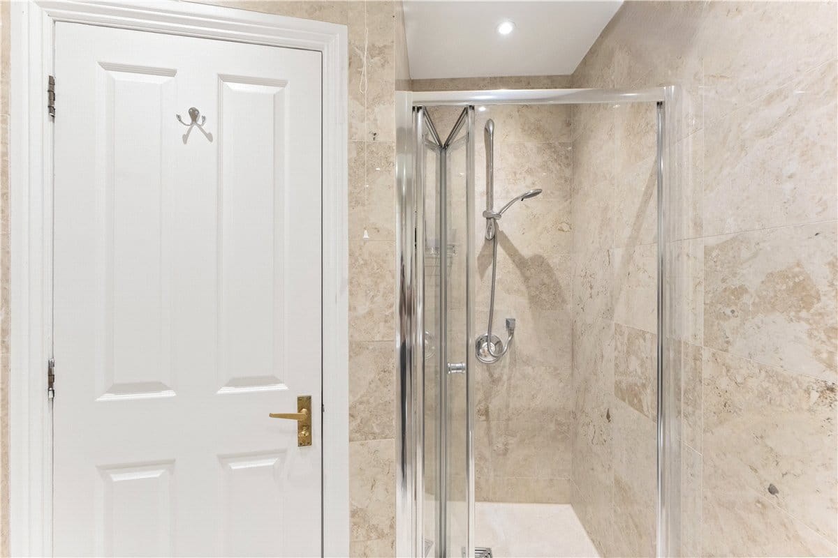 3 bedroom flat, Queens Gate, South Kensington SW7 - Available