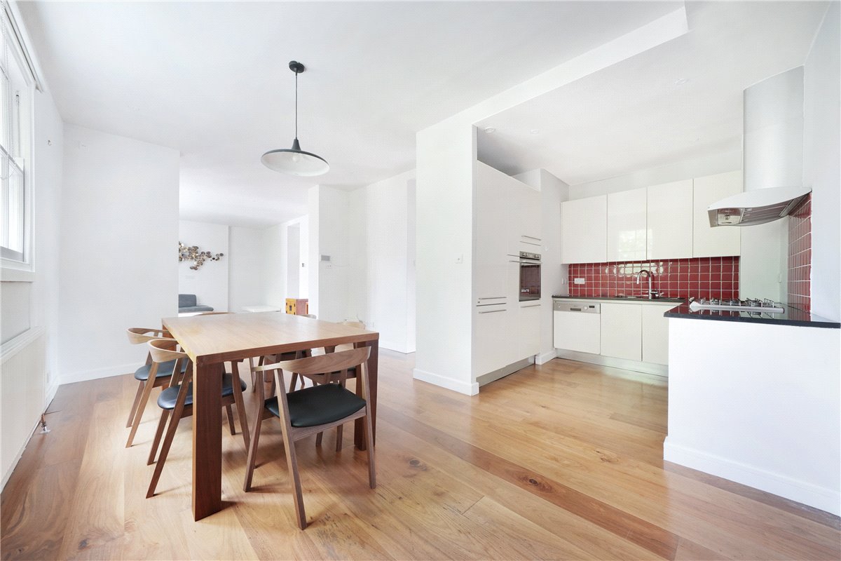 2 bedroom flat, Ovington Square, London SW3 - Available