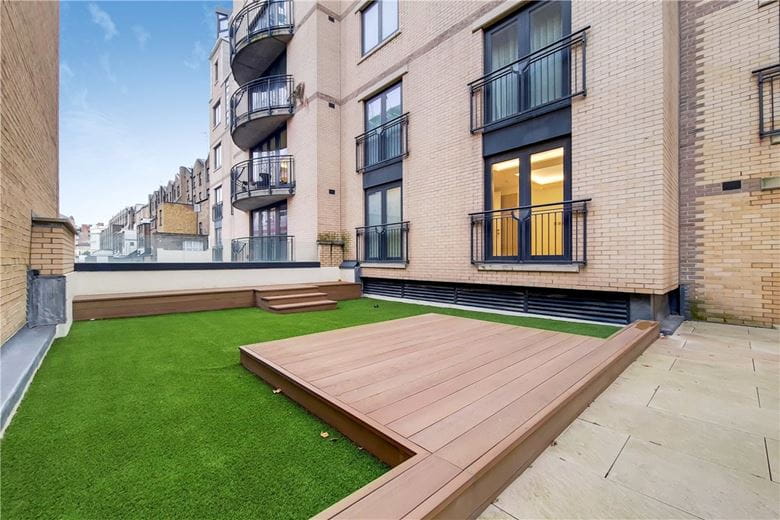 2 bedroom flat, Kensington Gardens Square, W2 - Available