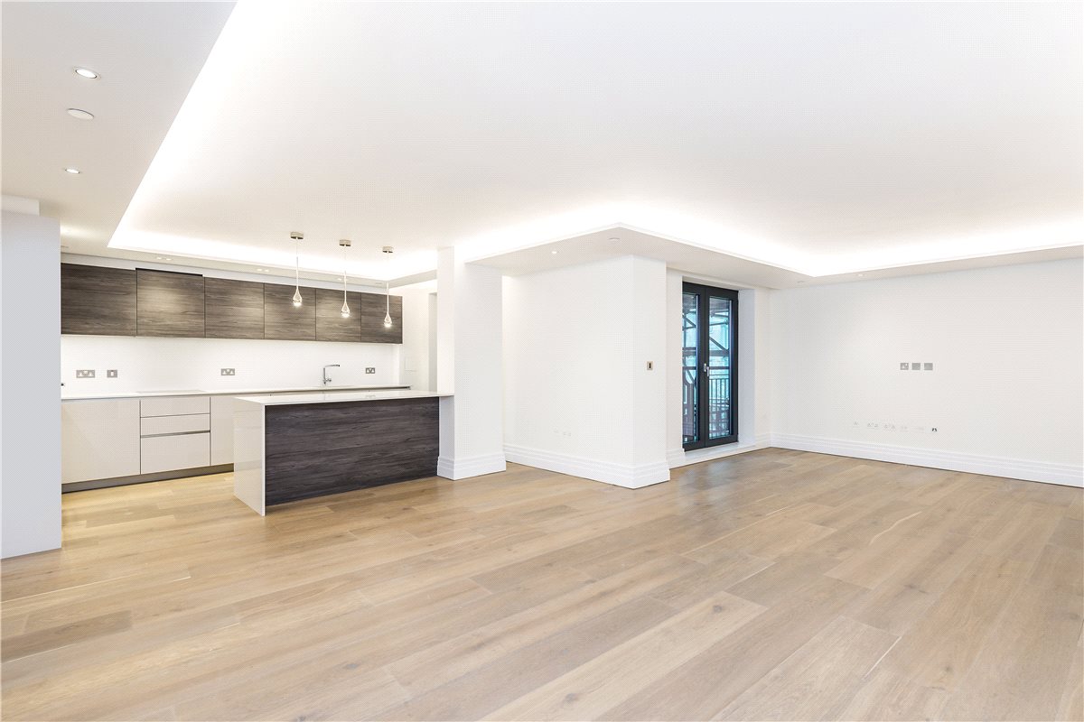 3 bedroom flat, Kensington Gardens Square, Bayswater W2