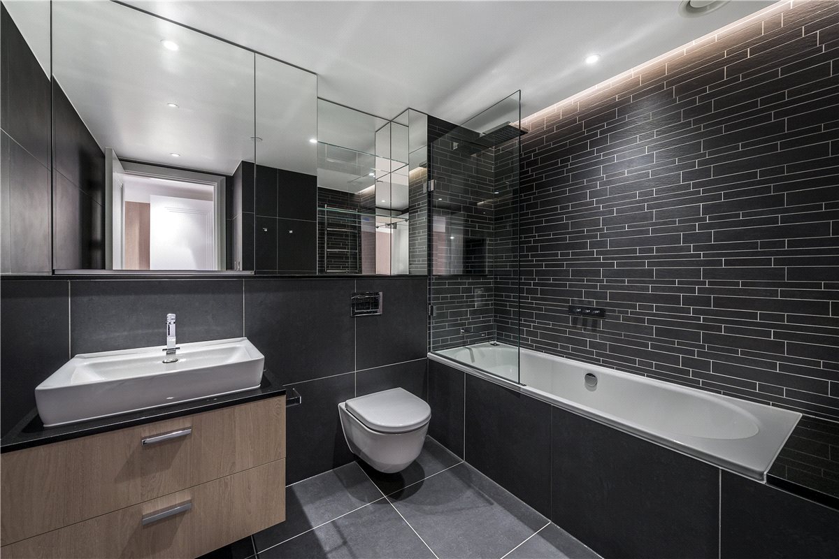 3 bedroom flat, Kensington Gardens Square, Bayswater W2