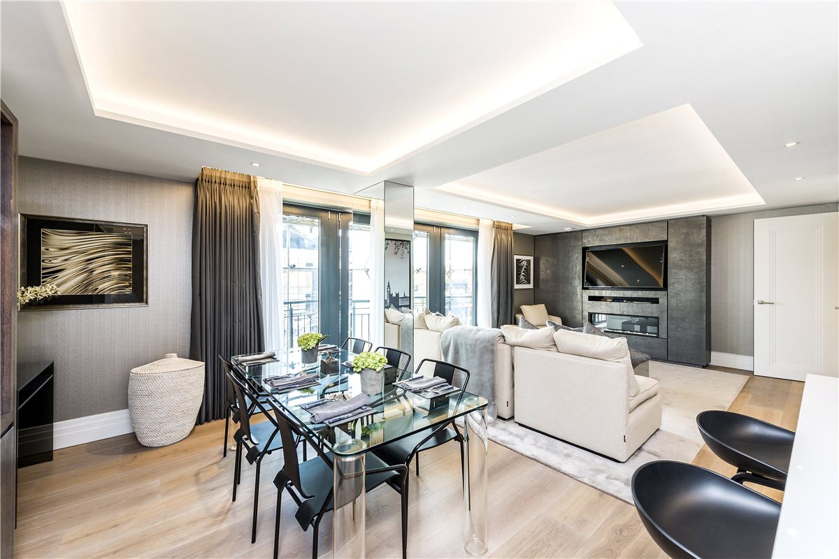 3 bedroom flat, Kensington Gardens Square, Bayswater W2