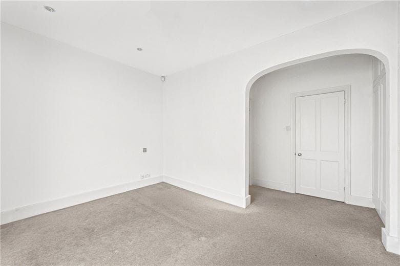 4 bedroom house, Donne Place, Chelsea SW3 - Available