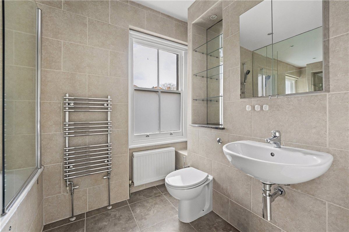 4 bedroom house, Donne Place, Chelsea SW3 - Available