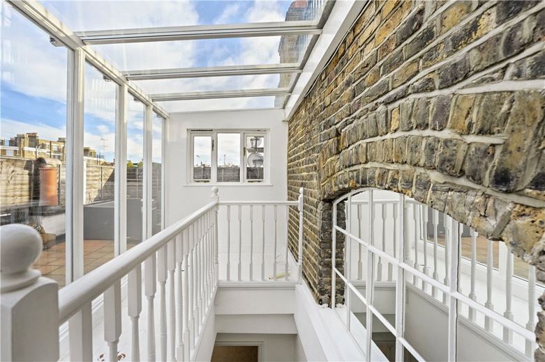 4 bedroom house, Donne Place, Chelsea SW3 - Available