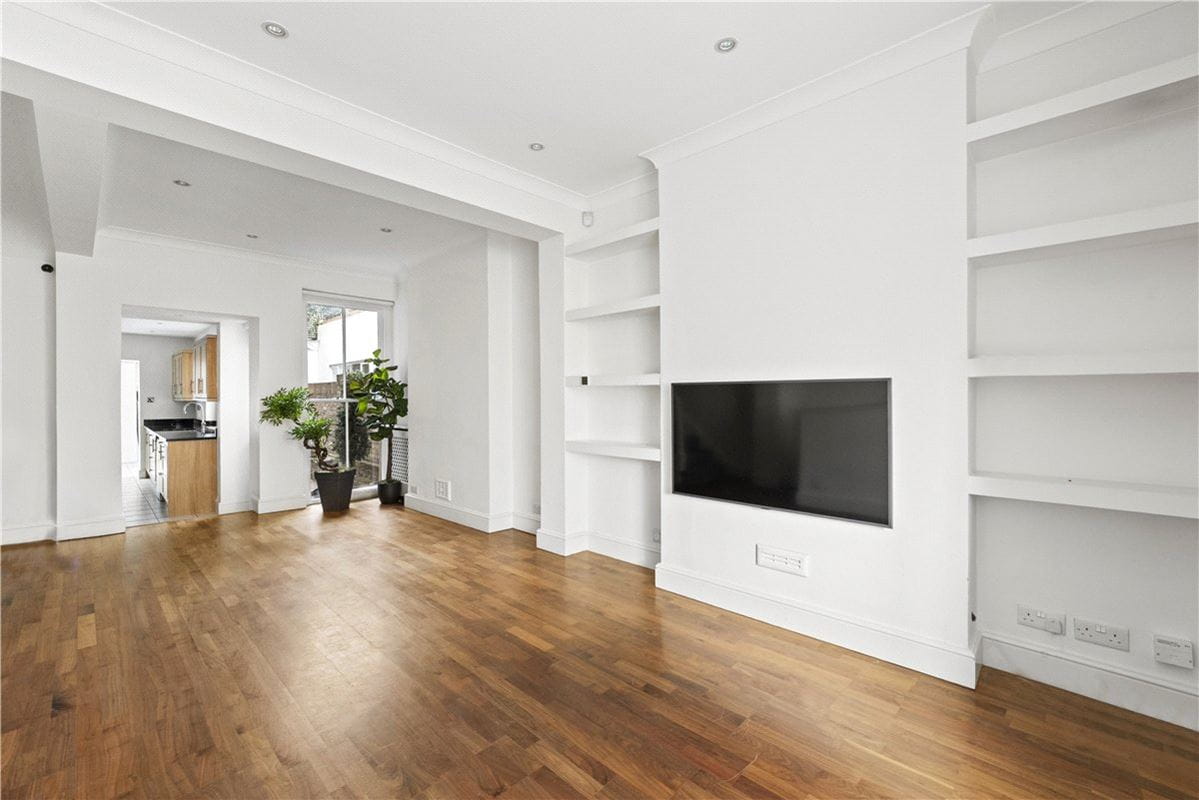 4 bedroom house, Donne Place, Chelsea SW3 - Available