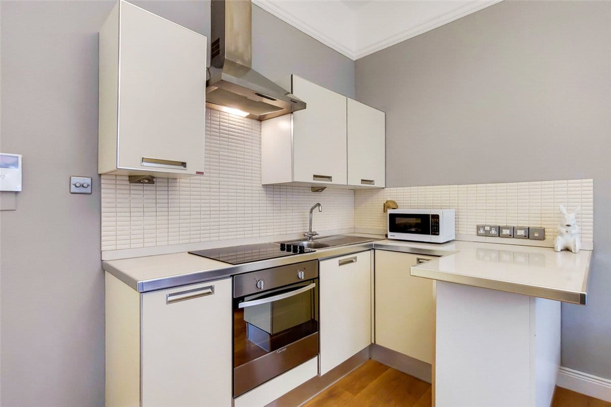 1 bedroom flat, Egerton Gardens, Knightsbridge SW3 - Available