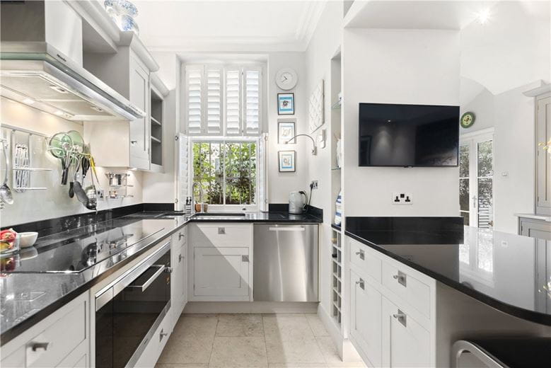 4 bedroom maisonette, Elvaston Place, London SW7 - Available