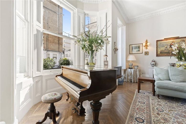 4 bedroom maisonette, Elvaston Place, South Kensington SW7 - Available