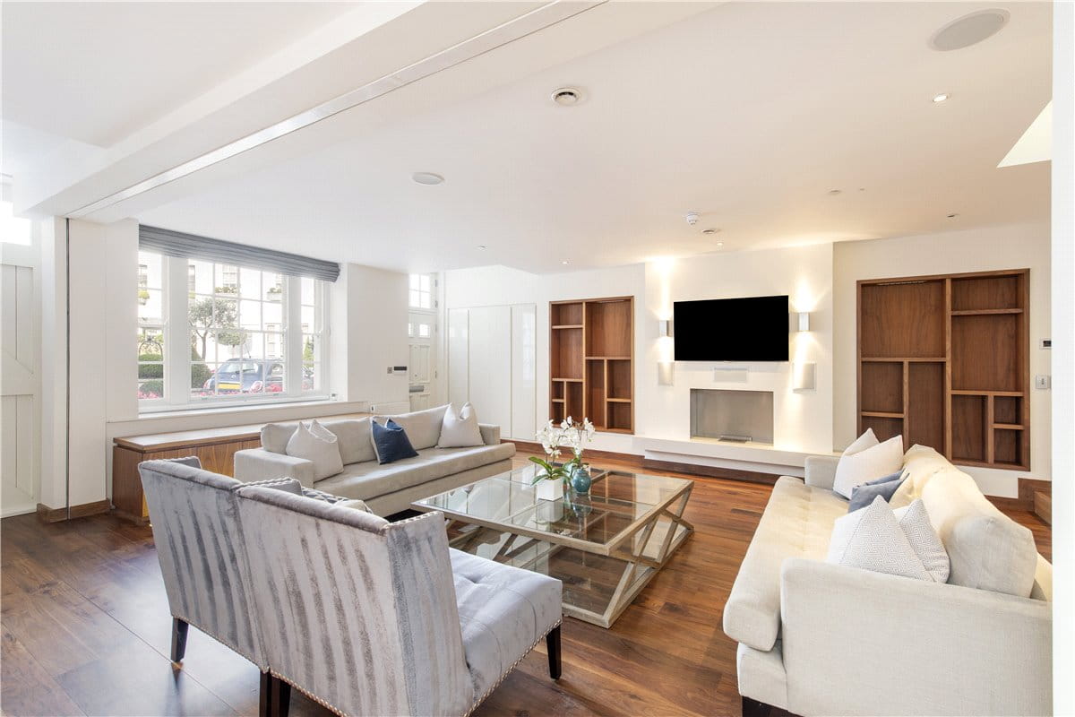 3 bedroom house, Wilton Row, Knightsbridge SW1X - Available
