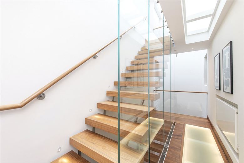 3 bedroom house, Wilton Row, Knightsbridge SW1X - Available