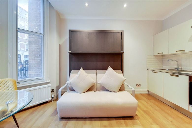  bedroom flat, Egerton Gardens, London SW3 - Available