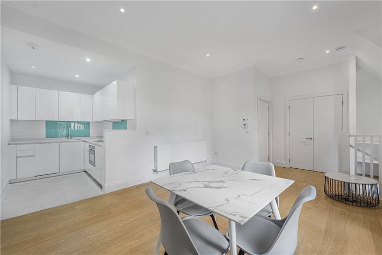 1 bedroom flat, Egerton Gardens Mews, London SW3 - Available