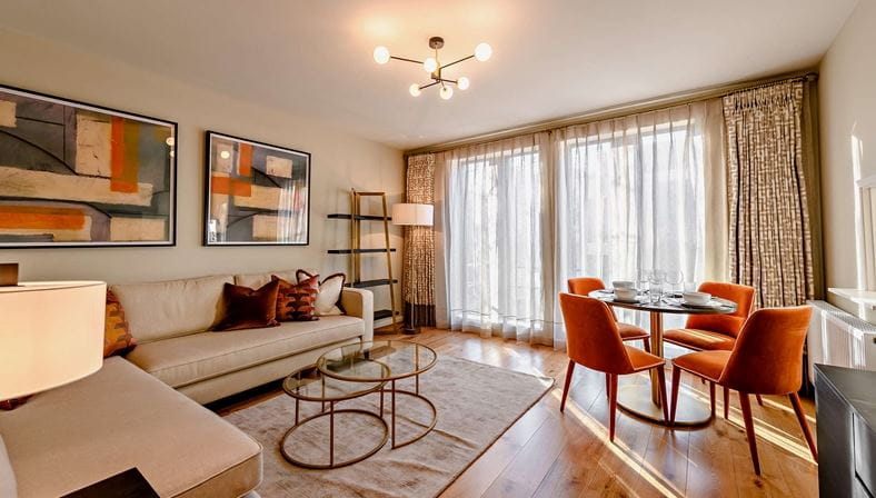 2 bedroom flat, Fulham Road, Chelsea SW3 - Available