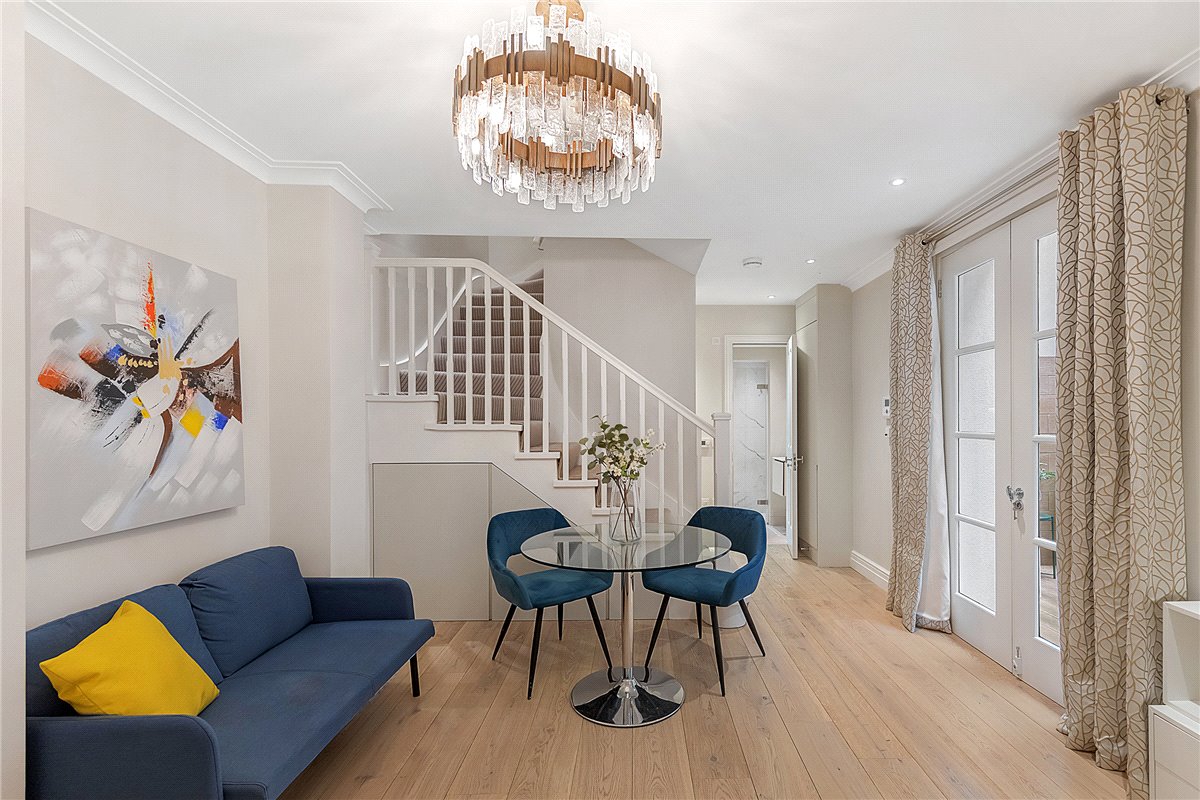  bedroom flat, Queen's Gate, South Kensington SW7