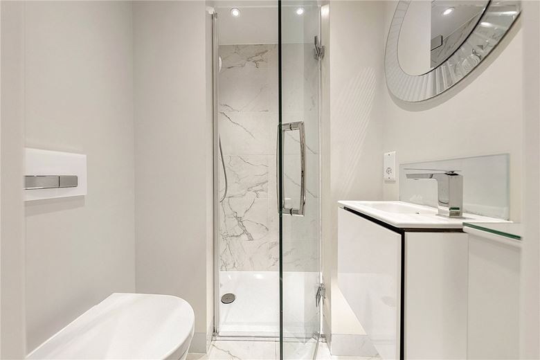  bedroom flat, Queen's Gate, South Kensington SW7