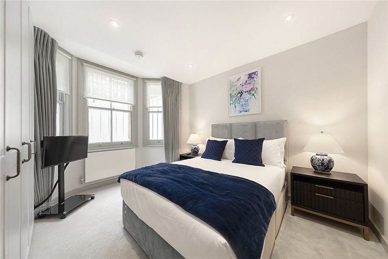 3 bedroom maisonette, Egerton Gardens, Knightsbridge SW3 - Available