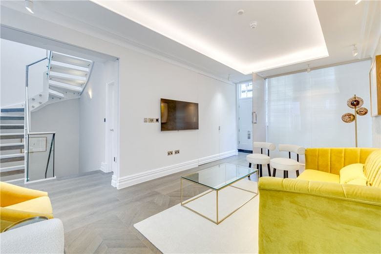 4 bedroom house, Queens Gate Mews, London SW7 - Available