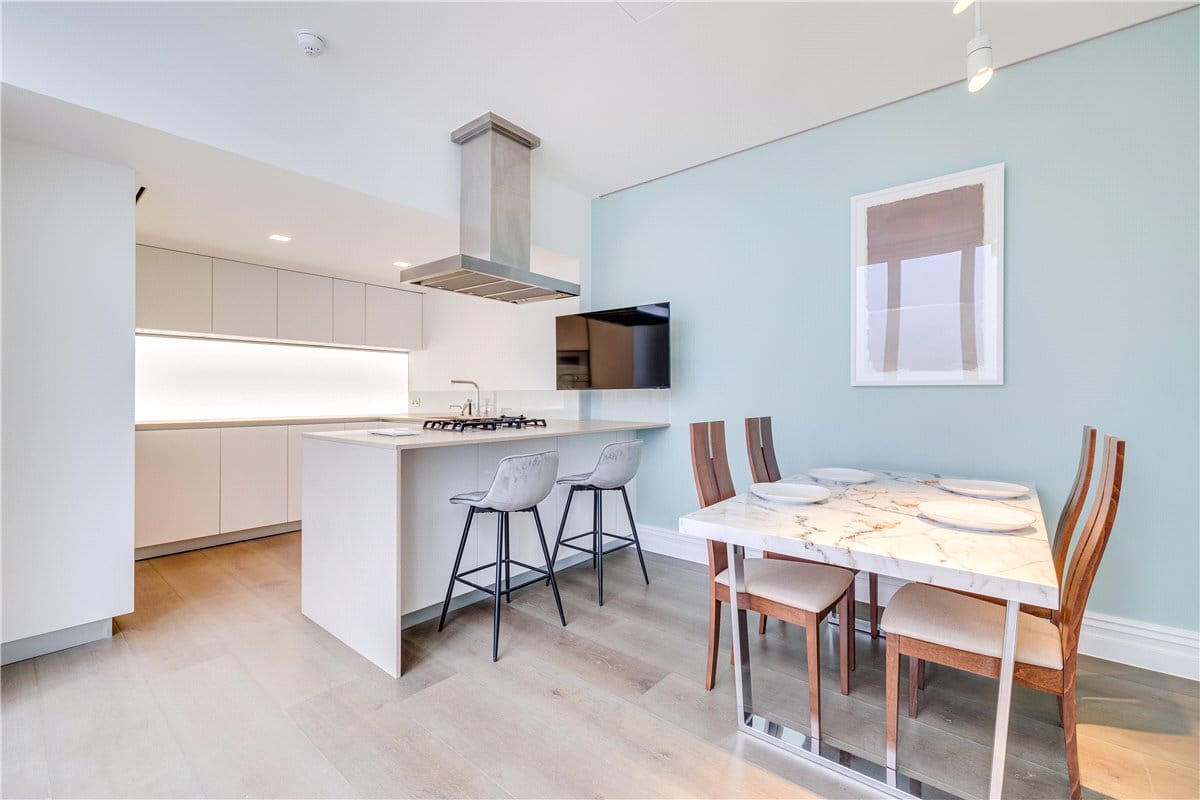 4 bedroom house, Queens Gate Mews, London SW7 - Available